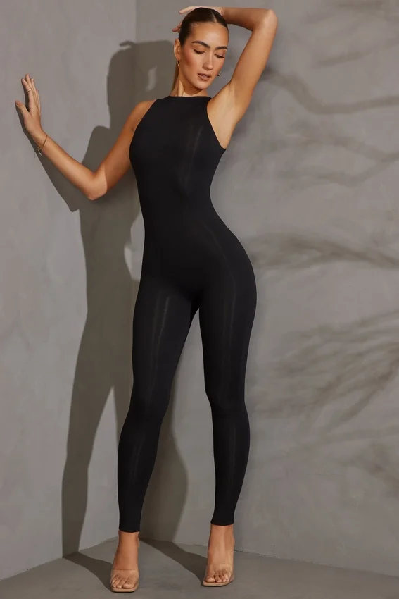 Vida jumpsuit med racerrygg i svart Vida jumpsuit med racerrygg i svart