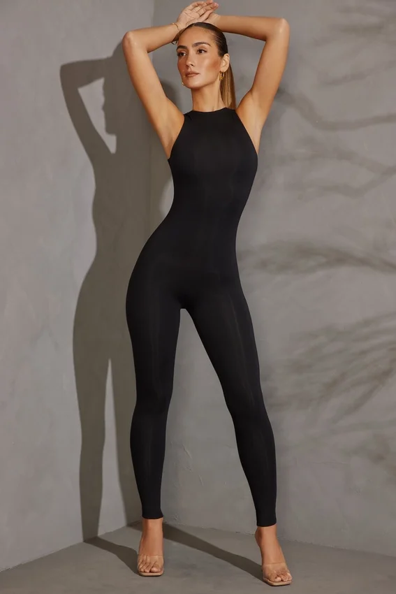 Vida jumpsuit med racerrygg i svart Vida jumpsuit med racerrygg i svart