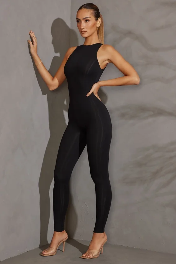 Vida jumpsuit med racerrygg i svart Vida jumpsuit med racerrygg i svart