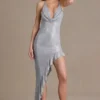 Vivienne Premium Embellished Plunge Asymmetric Maxi Klänning i silver Vivienne Premium Embellished Plunge Asymmetric Maxi Klänning i silver