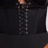 Yelda Satin Plunge Neck Lace Up Corset Bodys i svart Yelda Satin Plunge Neck Lace Up Corset Bodys i svart
