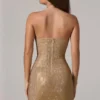 Zara Miniklänning med bandeau-top och draperad midja i guld Zara Miniklänning med bandeau-top och draperad midja i guld