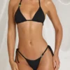 Zayana triangelbikinitopp i svart Zayana triangelbikinitopp i svart