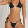Zayana triangelbikinitopp i svart Zayana triangelbikinitopp i svart