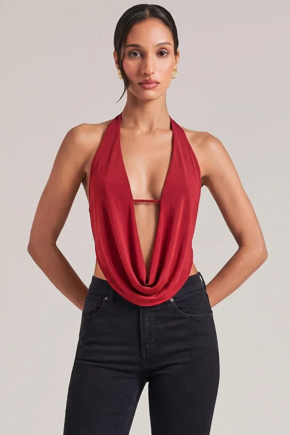 Zenna draperad cowl-top i körsbärsrött Zenna draperad cowl-top i körsbärsrött