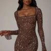 Zeta Sheer Embellished Long Sleeve A-Line Miniklänning i Deep Cocoa Zeta Sheer Embellished Long Sleeve A-Line Miniklänning i Deep Cocoa