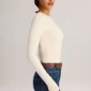 Ziva Modal rundhalsad långärmad Bodys i krämfärg Ziva Modal rundhalsad långärmad Bodys i krämfärg