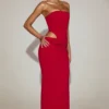Zorya mjuk jersey bandeau-maxiklänning med utskärningar i True Red Zorya mjuk jersey bandeau-maxiklänning med utskärningar i True Red